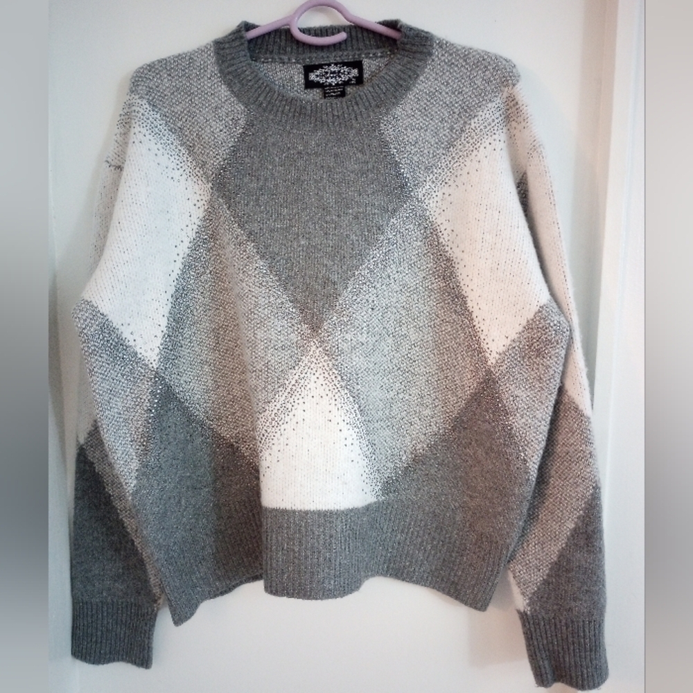 Gray and White Argyle Rhinestone Crew Neck Sweater Wool Blend Size Large